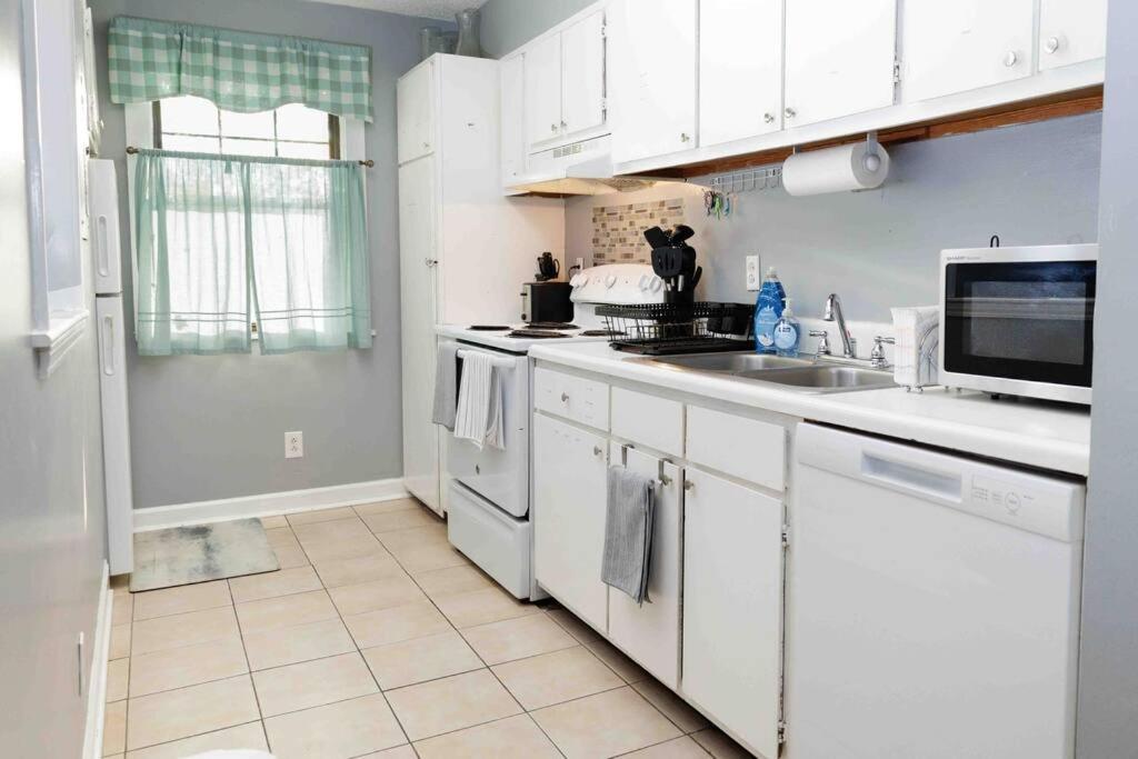 Cozy 3-Bed Athens Getaway, Right Near Uga! Διαμέρισμα Εξωτερικό φωτογραφία