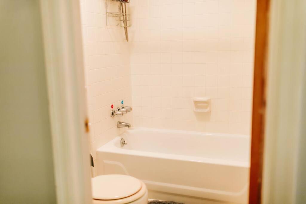 Cozy 3-Bed Athens Getaway, Right Near Uga! Διαμέρισμα Εξωτερικό φωτογραφία