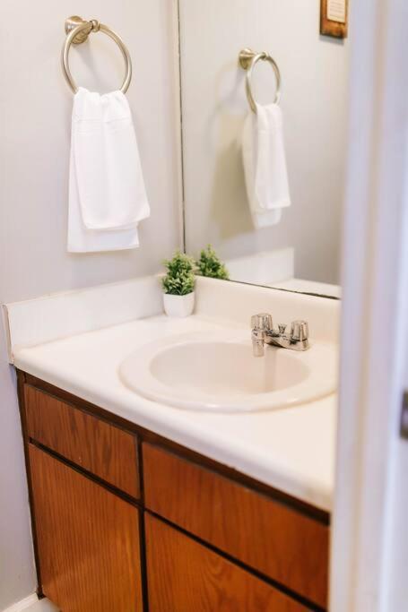 Cozy 3-Bed Athens Getaway, Right Near Uga! Διαμέρισμα Εξωτερικό φωτογραφία