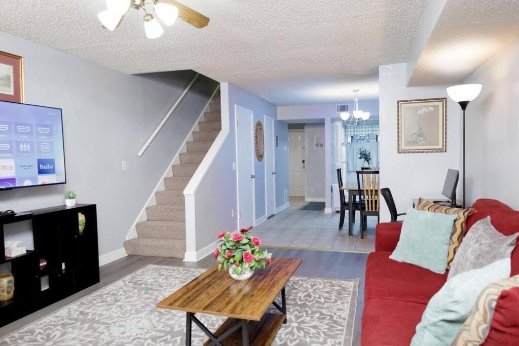 Cozy 3-Bed Athens Getaway, Right Near Uga! Διαμέρισμα Εξωτερικό φωτογραφία