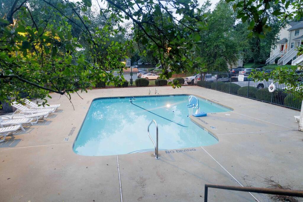 Cozy 3-Bed Athens Getaway, Right Near Uga! Διαμέρισμα Εξωτερικό φωτογραφία